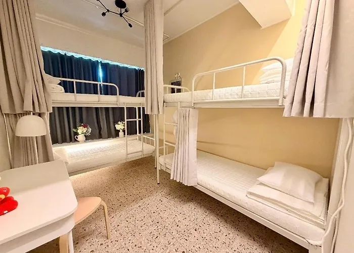 Hongdae Street - Private - Female Only *